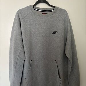 Nike Tech Fleece Gray Crewneck Sweatshirt Used Size XL